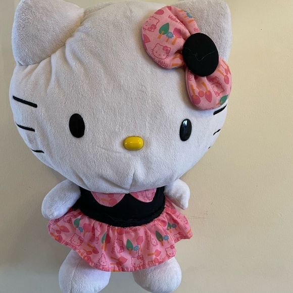 Hello Kitty Backpack - Picture 2 of 7